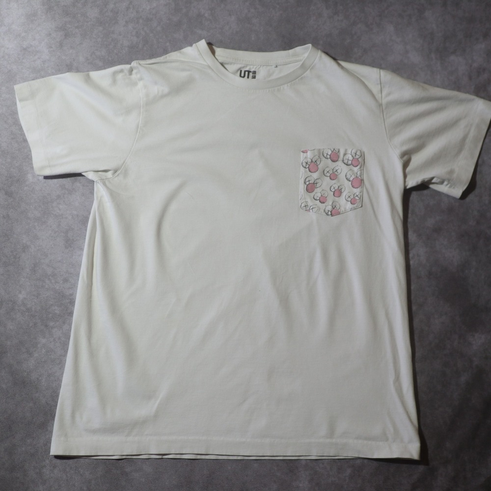 Uniqlo KAWS Pocket T-Shirt Mens Large White Good Chum Graphic Streetwear Tee